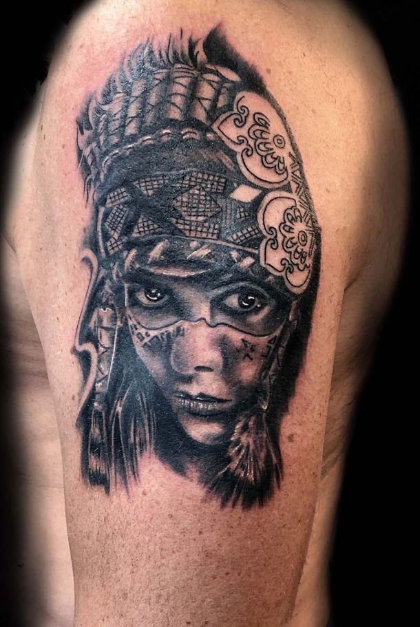 Tattoo-Design Indianergesicht auf dem Arm